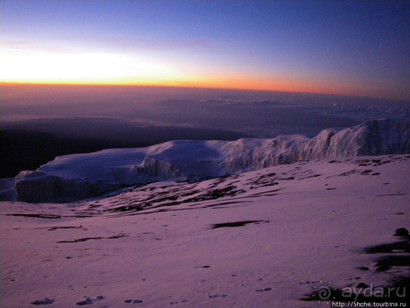 Рассвет на вершине Африки. Ледники, которым осталось лет 20.
