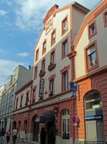 Старинный отель в центре Монтбельяра