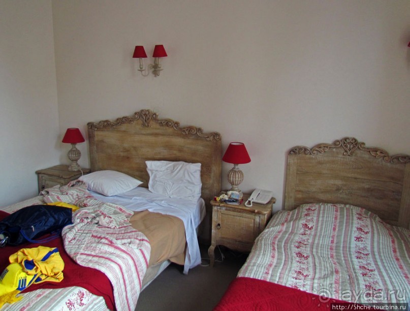 Старинный отель в центре Монтбельяра