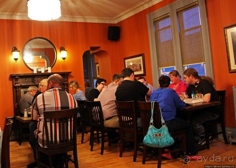 Историческая пафосная "харчевня" в Сиднее (канадском)