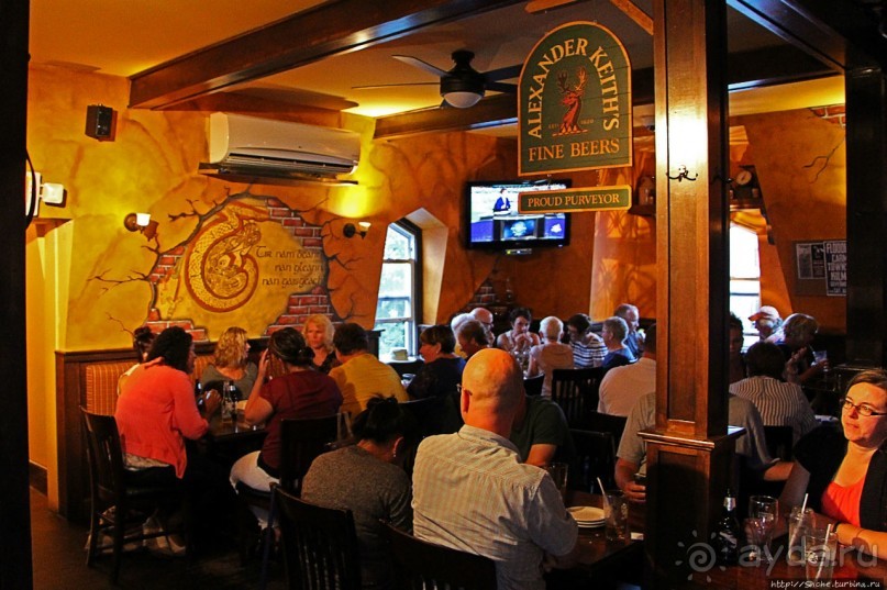 Историческая пафосная "харчевня" в Сиднее (канадском)