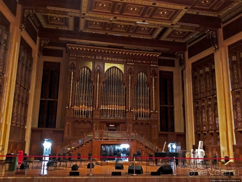 Первый в странах Персидского залива, оперный театр Маската