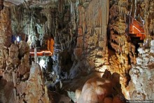 Шикарная пещера на Халкидики — буйство природы