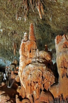 Шикарная пещера на Халкидики — буйство природы