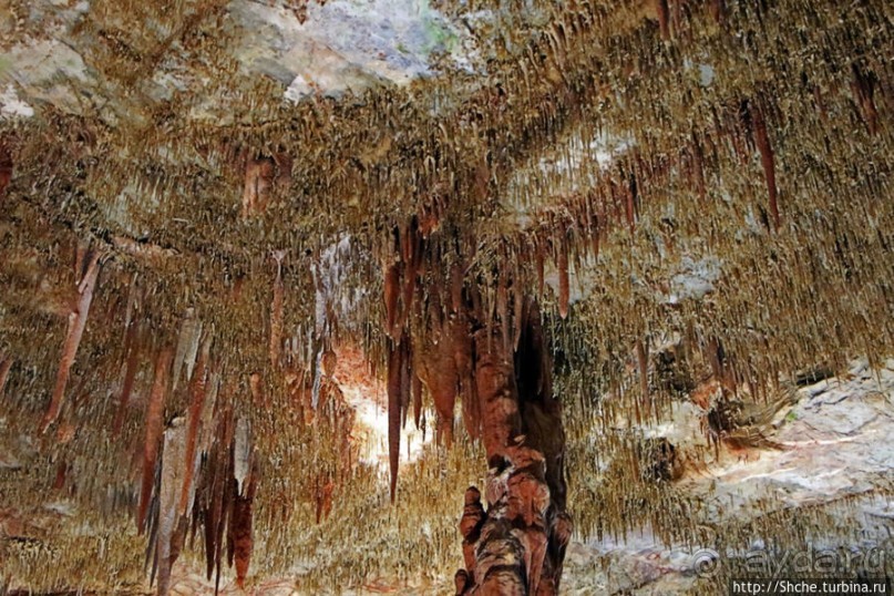 Шикарная пещера на Халкидики — буйство природы