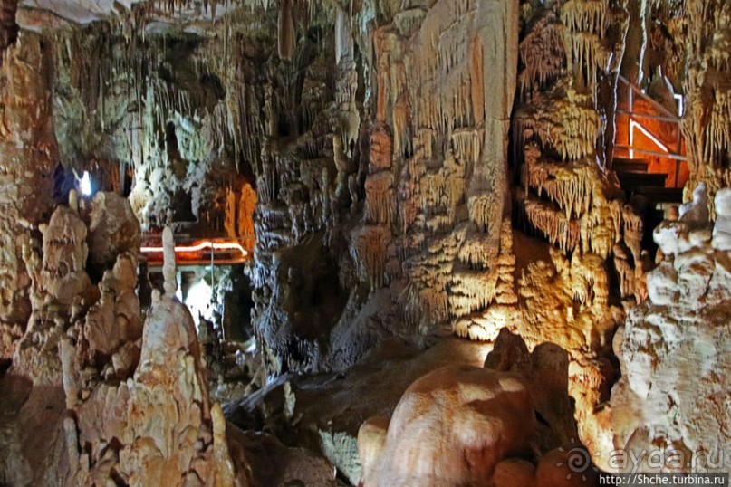 Шикарная пещера на Халкидики — буйство природы