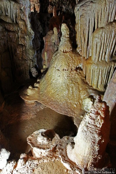 Шикарная пещера на Халкидики — буйство природы