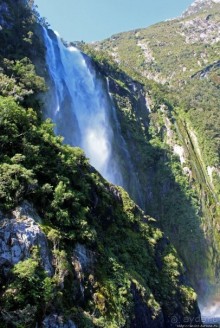 Радуга на воде