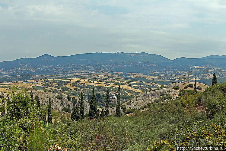 Сидирокастро, затерявшийся в горах. Монастырь Кирику и Иулии