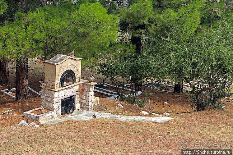 Сидирокастро, затерявшийся в горах. Монастырь Кирику и Иулии