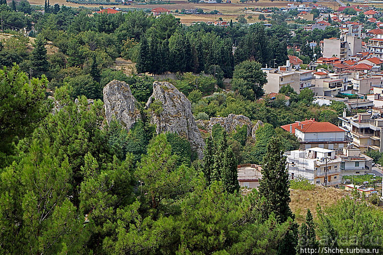 Сидирокастро, затерявшийся в горах. Монастырь Кирику и Иулии