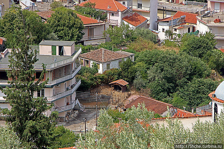 Сидирокастро, затерявшийся в горах. Монастырь Кирику и Иулии