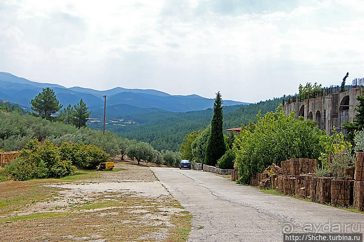 Сидирокастро, затерявшийся в горах. Монастырь Кирику и Иулии