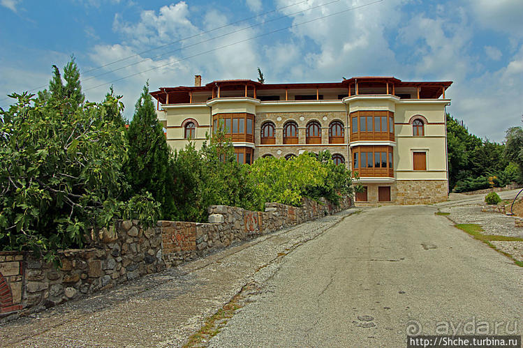 Сидирокастро, затерявшийся в горах. Монастырь Кирику и Иулии