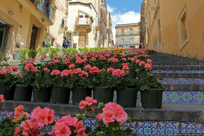 Лестница св.Марии на Горе — визитная карточка Кальтаджироне