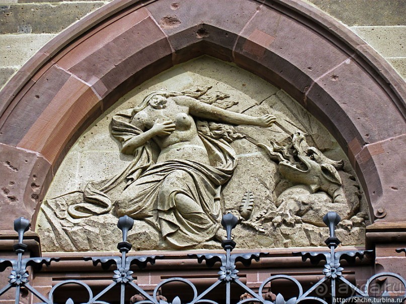 Замково-парковый ансамбль Драхенсбург, прямо из сказки