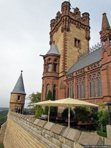 Замково-парковый ансамбль Драхенсбург, прямо из сказки