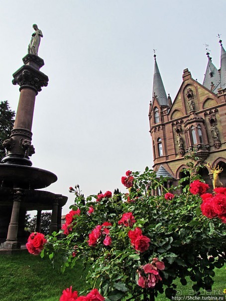 Замково-парковый ансамбль Драхенсбург, прямо из сказки