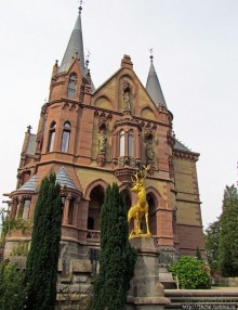 Замково-парковый ансамбль Драхенсбург, прямо из сказки