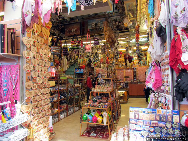 Монастираки. Район букинистов, антикваров и ... ширпотреба