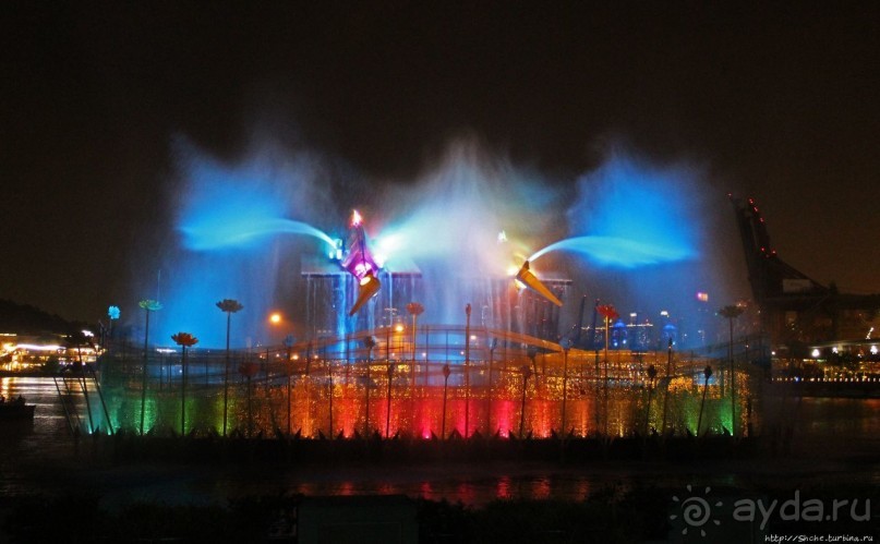 Уникальное свето-музыкальное шоу 60-тонных конструкций