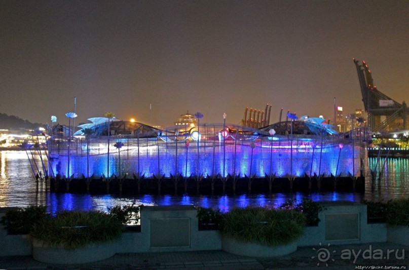 Уникальное свето-музыкальное шоу 60-тонных конструкций