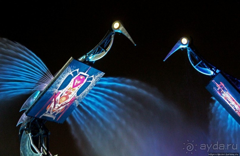 Уникальное свето-музыкальное шоу 60-тонных конструкций
