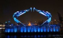 Уникальное свето-музыкальное шоу 60-тонных конструкций