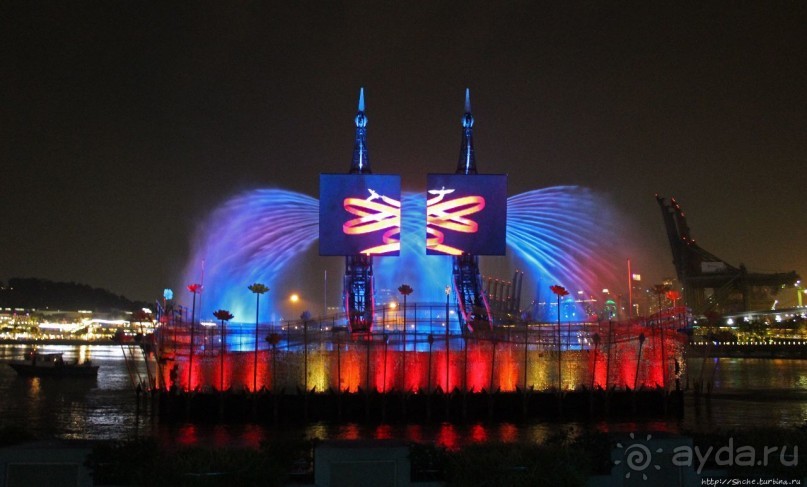 Уникальное свето-музыкальное шоу 60-тонных конструкций