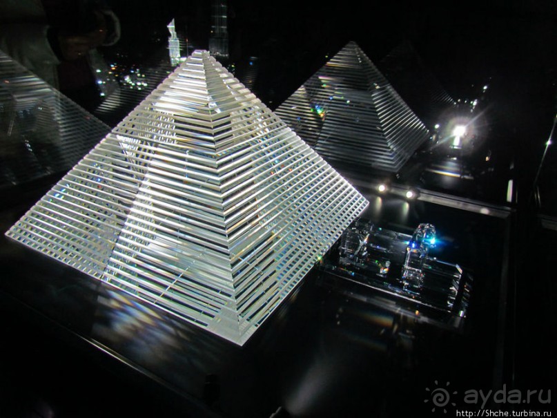 Альбом отзыва ""Кристальные миры Сваровски" - зал за залом"