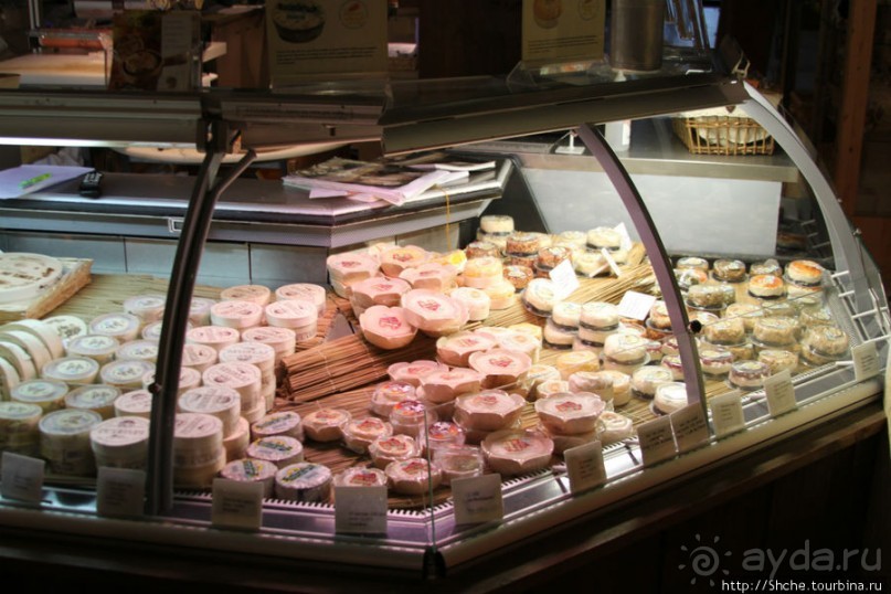 Поехали поесть и купить хорошего сыра