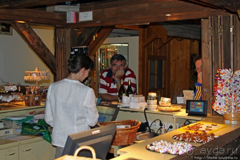 Поехали поесть и купить хорошего сыра