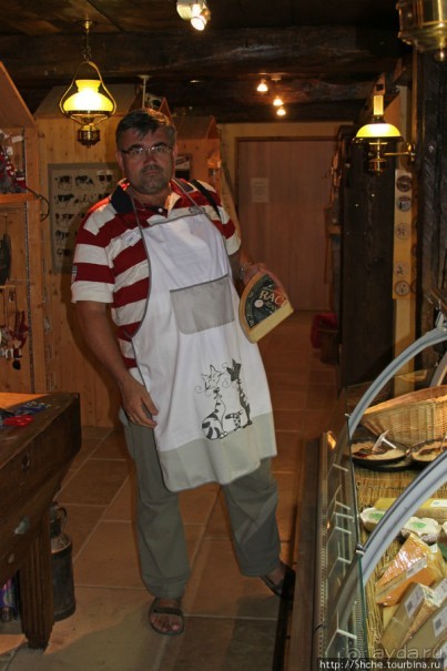 Поехали поесть и купить хорошего сыра