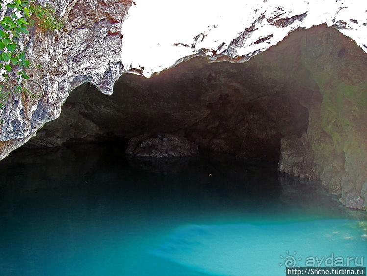 Источник Буна — один из крупнейших и красивейших в Европе