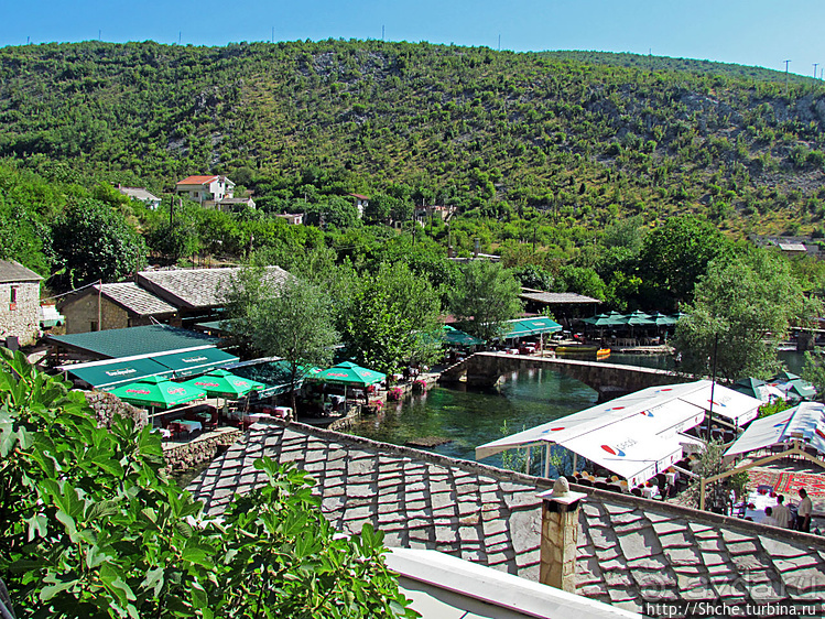 Источник Буна — один из крупнейших и красивейших в Европе