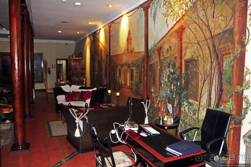 Почувствуй себя колонизатором (отель в Куэнке)