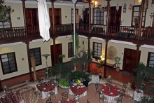 Почувствуй себя колонизатором (отель в Куэнке)