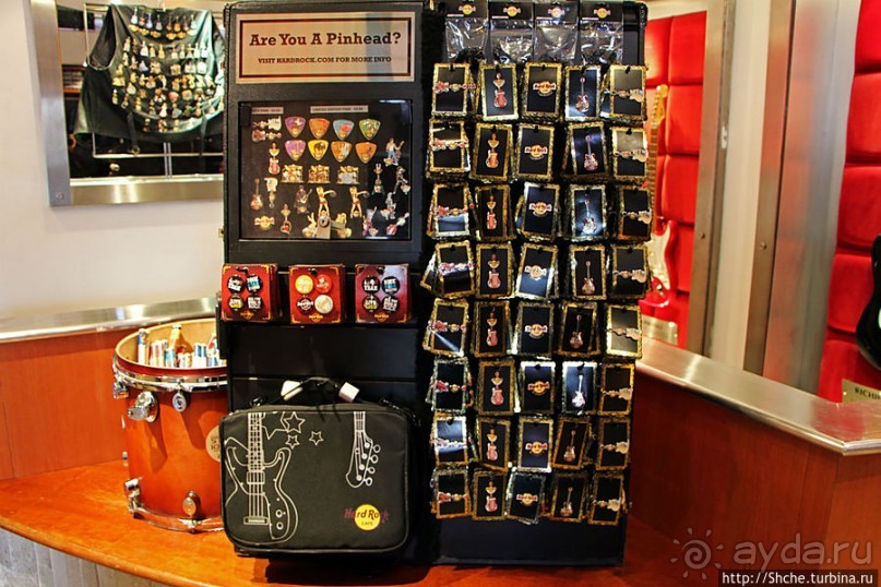 Магазин культовой сети "Hard Rock cafe"