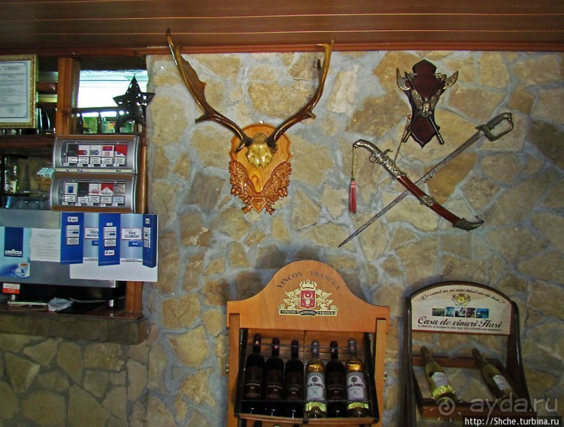 Колоритный румынский ресторан на трассе 24