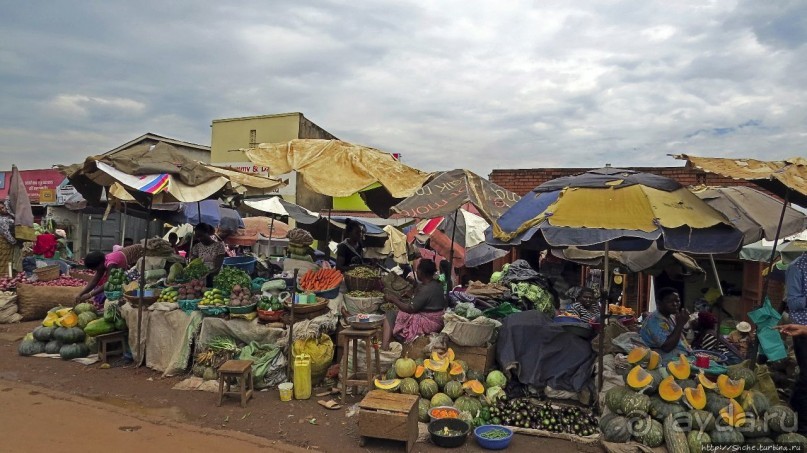 Кампала — столица демократической республики и королевства