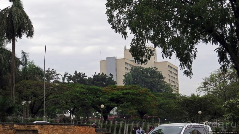 Кампала — столица демократической республики и королевства Кампала — столица демократической республики и королевства