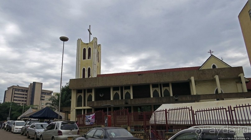 Кампала — столица демократической республики и королевства Кампала — столица демократической республики и королевства