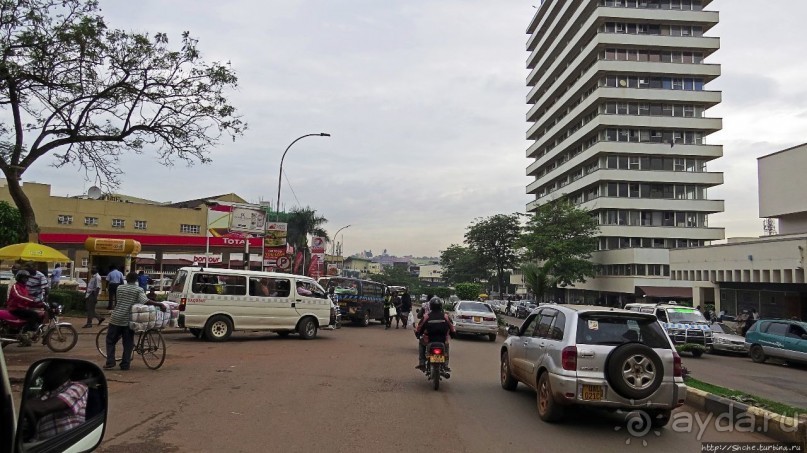 Кампала — столица демократической республики и королевства Кампала — столица демократической республики и королевства
