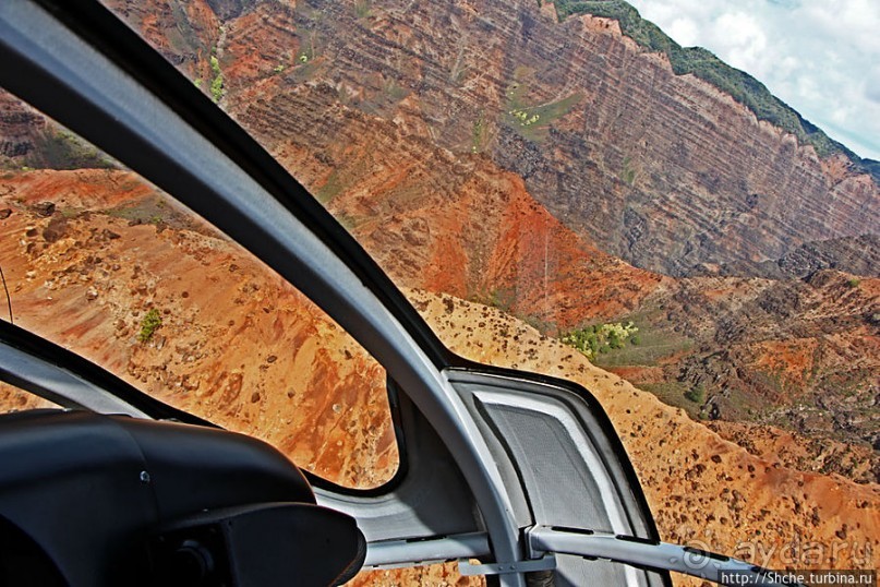 На вертолете над Кауаи. Этап 2. Великолепный каньон Ваймеа