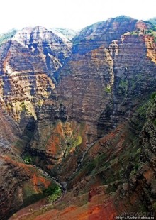 На вертолете над Кауаи. Этап 2. Великолепный каньон Ваймеа