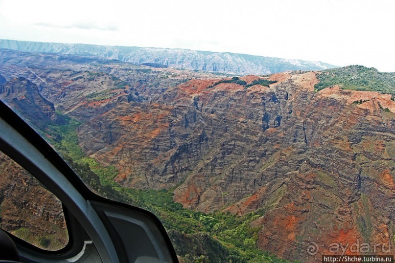 На вертолете над Кауаи. Этап 2. Великолепный каньон Ваймеа