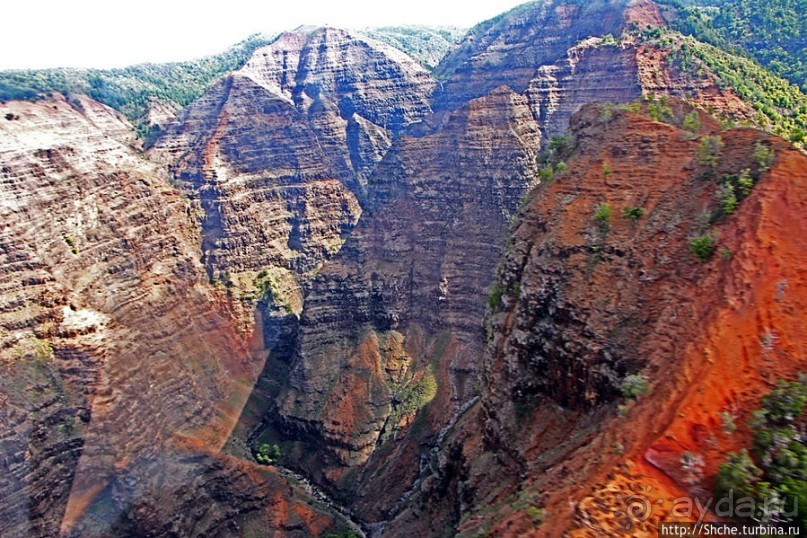 На вертолете над Кауаи. Этап 2. Великолепный каньон Ваймеа
