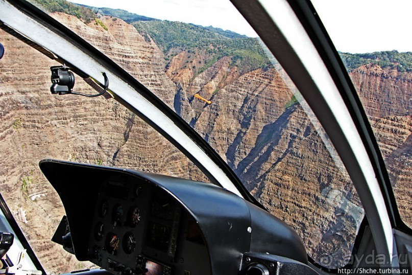 На вертолете над Кауаи. Этап 2. Великолепный каньон Ваймеа