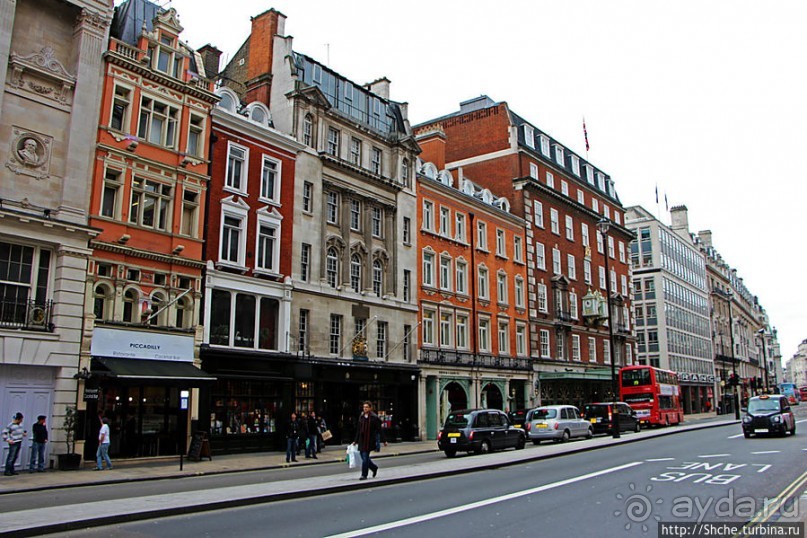 "По улице Пикадилли" ... я шел в сторону "Хард-Рок кафе"