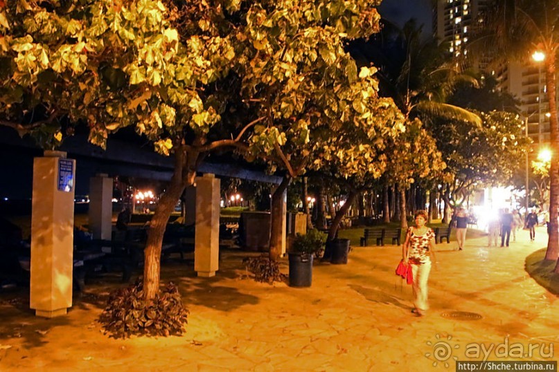 Альбом отзыва ""Здесь Вам не Лас-Вегас, здесь принцип иной" — огни Вайкики"